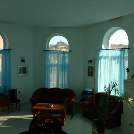Maisonette Old