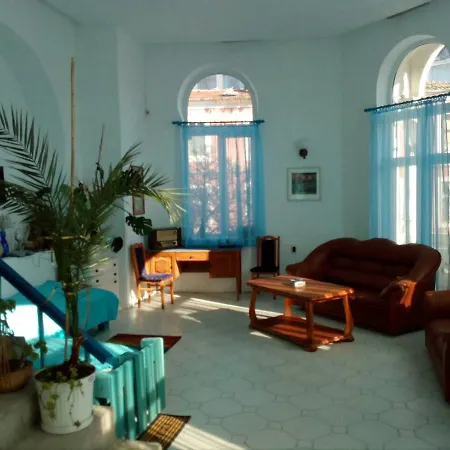 Maisonette Old Warna