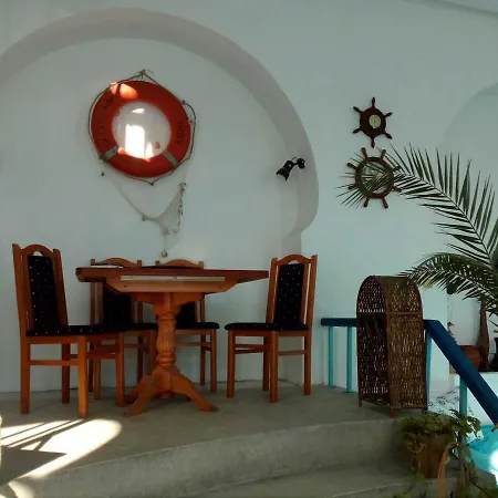 Maisonette Old Apartment Warna