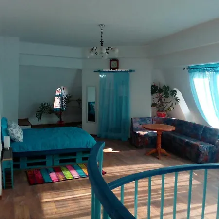 Maisonette Old
